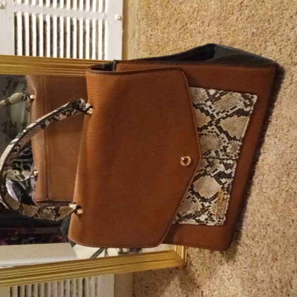 Handbags/Purses - Picture 2 of 4